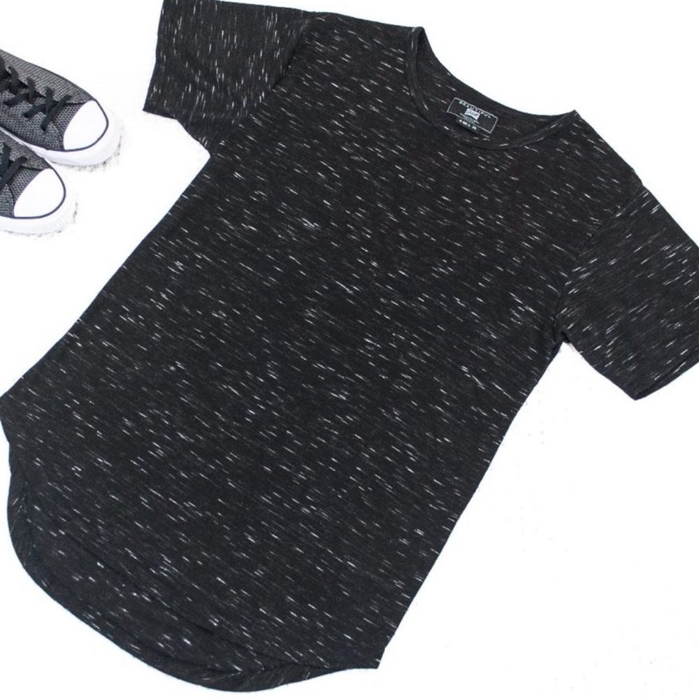 Beautiful Giant Black & Grey Heathered Tshirt